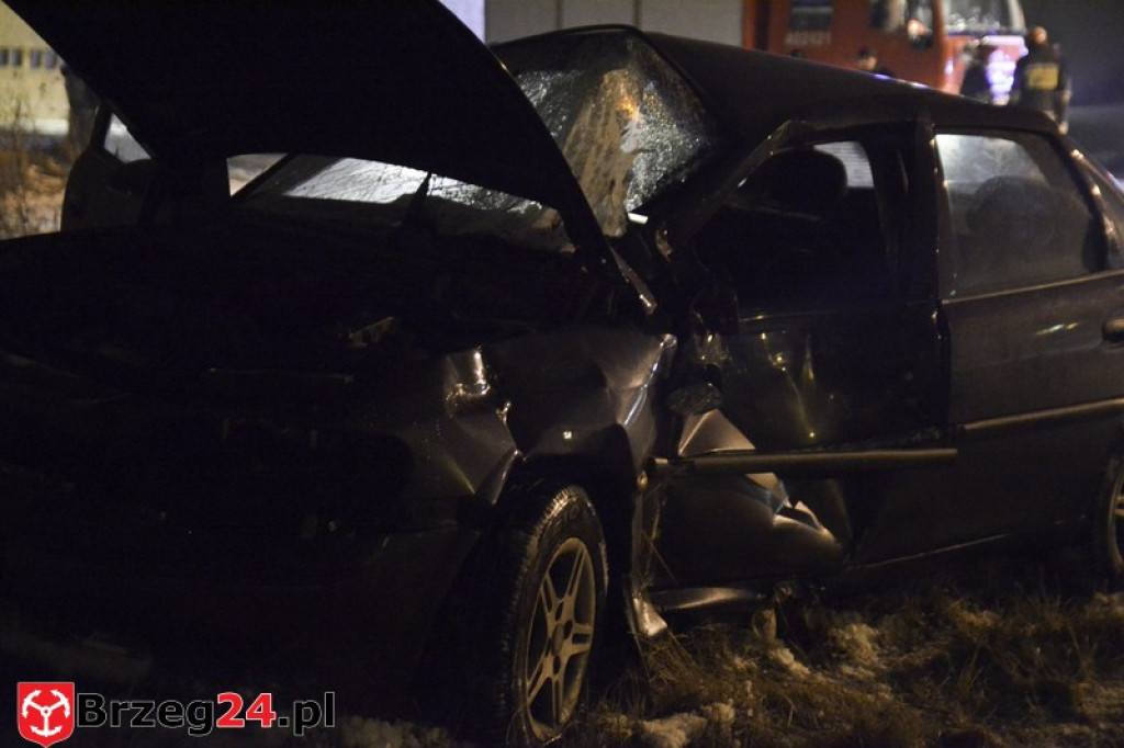 Grodków: Osobówka zderzyła się z szynobusem