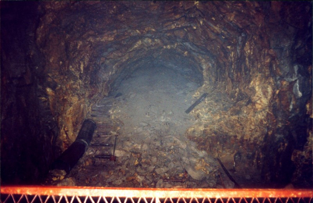 Tajemnice Sudetów cz. V - RIESE: Kompleks Rzeczka (zwany również  sztolniami walimskimi)