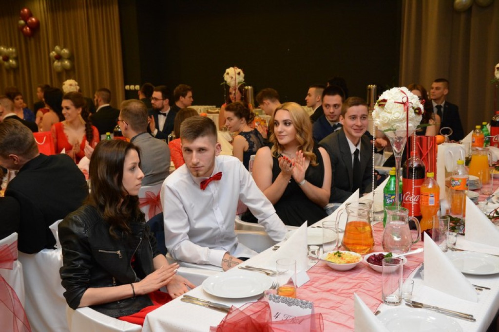 Studniówki 2017: Bal maturalny Zespołu Szkół Ekonomicznych w Brzegu [fotogaleria]