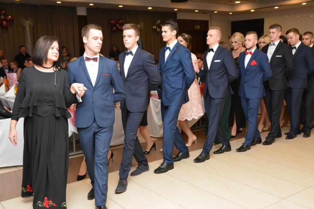 Studniówki 2017: Bal maturalny Zespołu Szkół Ekonomicznych w Brzegu [fotogaleria]