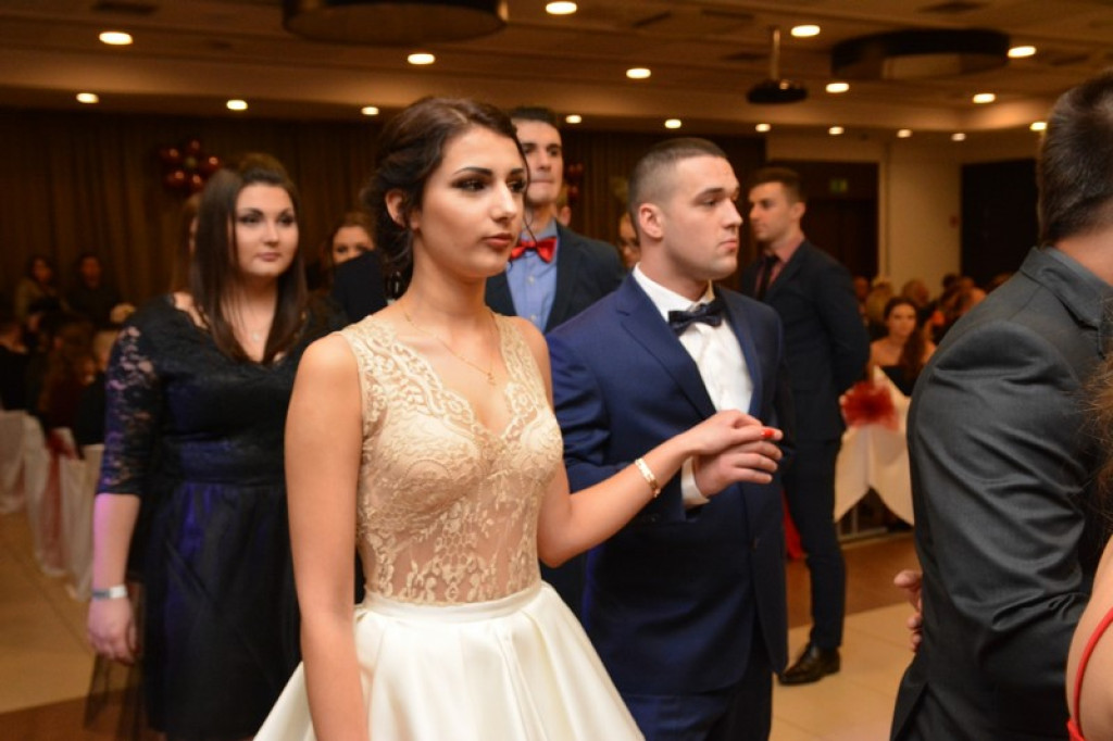 Studniówki 2017: Bal maturalny Zespołu Szkół Ekonomicznych w Brzegu [fotogaleria]