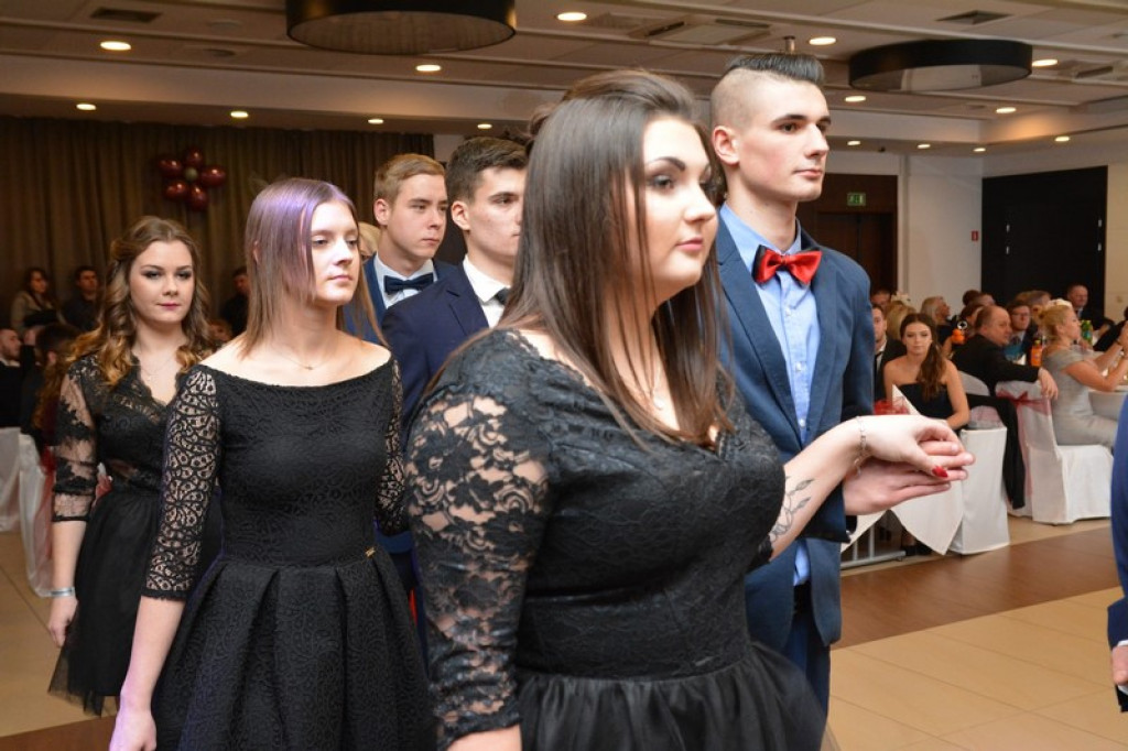 Studniówki 2017: Bal maturalny Zespołu Szkół Ekonomicznych w Brzegu [fotogaleria]