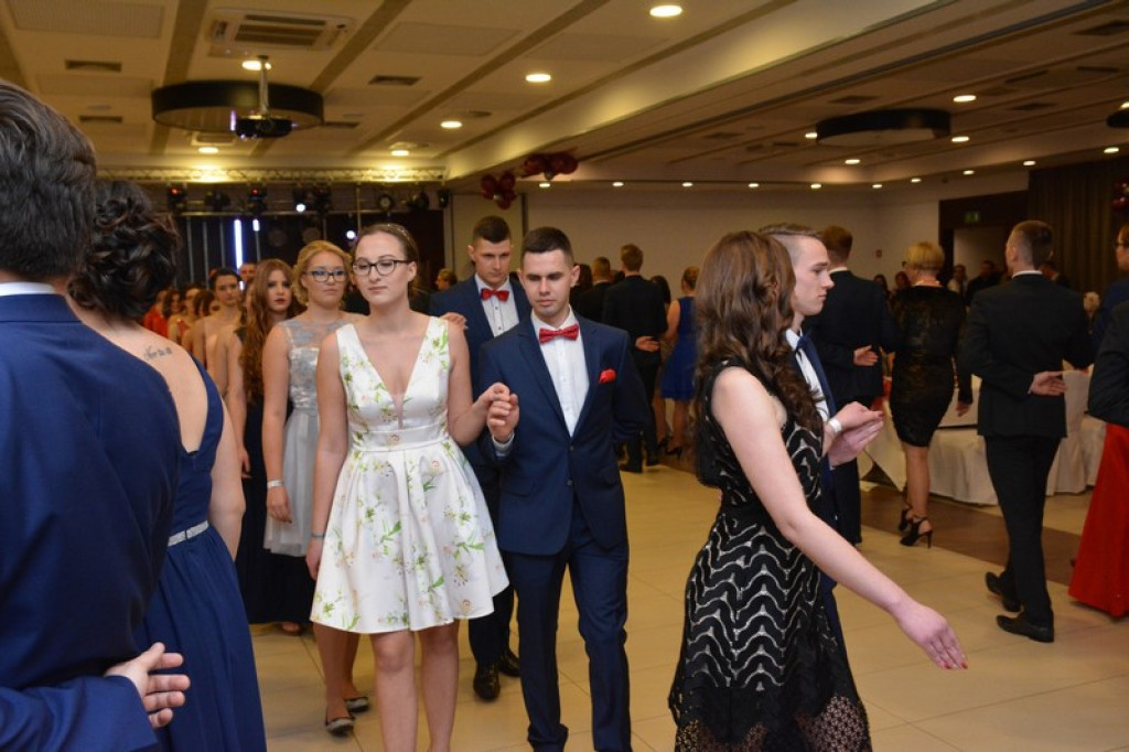 Studniówki 2017: Bal maturalny Zespołu Szkół Ekonomicznych w Brzegu [fotogaleria]