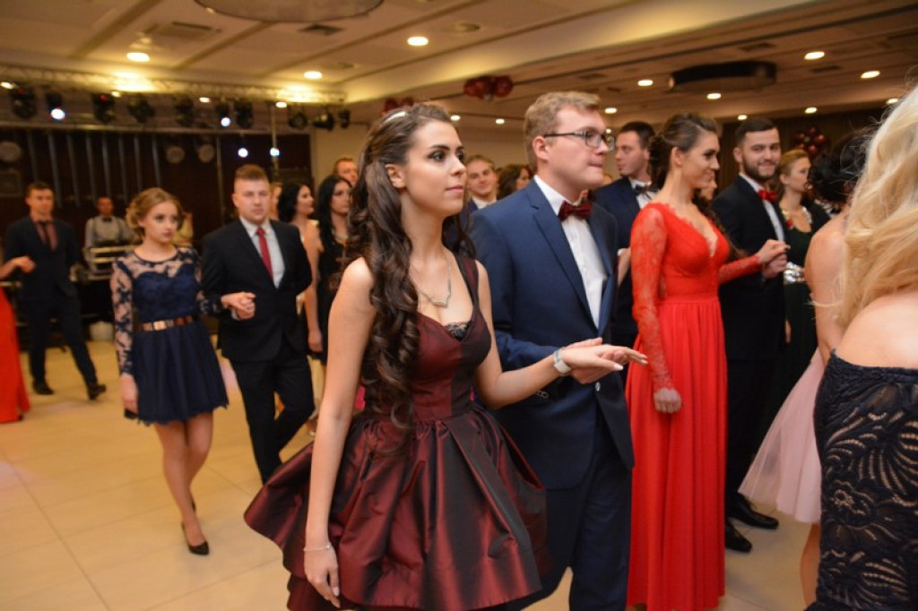 Studniówki 2017: Bal maturalny Zespołu Szkół Ekonomicznych w Brzegu [fotogaleria]