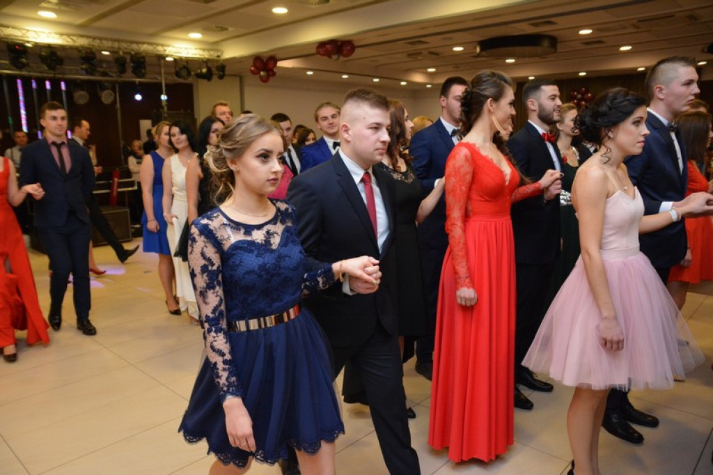 Studniówki 2017: Bal maturalny Zespołu Szkół Ekonomicznych w Brzegu [fotogaleria]