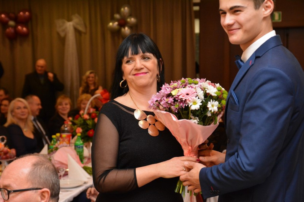 Studniówki 2017: Bal maturalny Zespołu Szkół Ekonomicznych w Brzegu [fotogaleria]