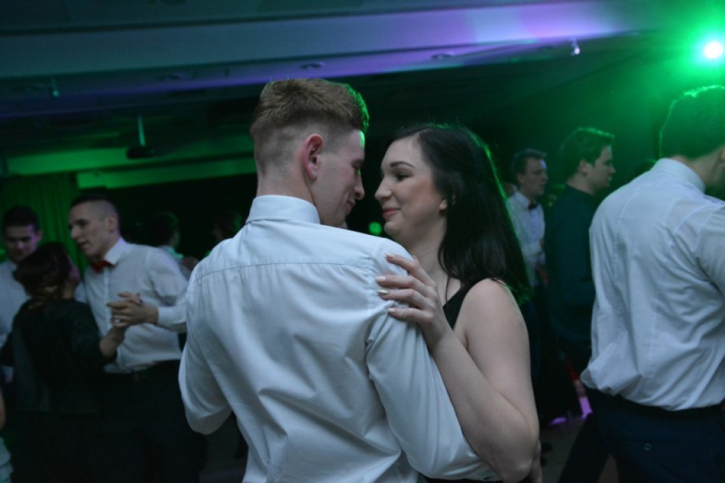Studniówki 2017: Bal maturalny Zespołu Szkół Ekonomicznych w Brzegu [fotogaleria]