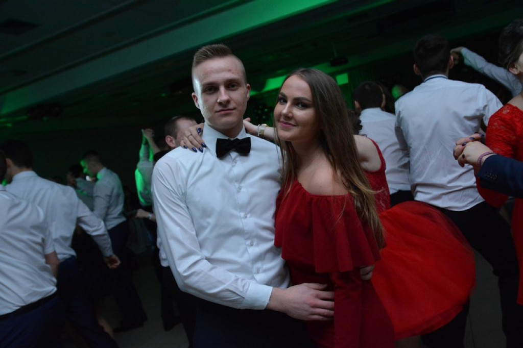 Studniówki 2017: Bal maturalny Zespołu Szkół Ekonomicznych w Brzegu [fotogaleria]
