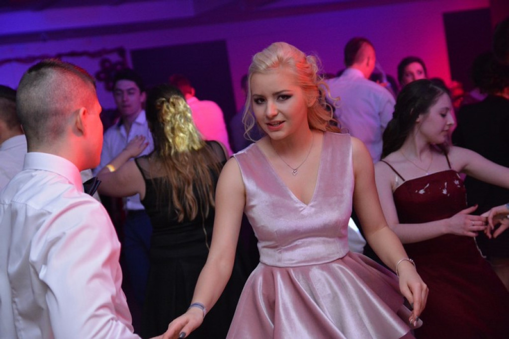 Studniówki 2017: Bal maturalny Zespołu Szkół Ekonomicznych w Brzegu [fotogaleria]