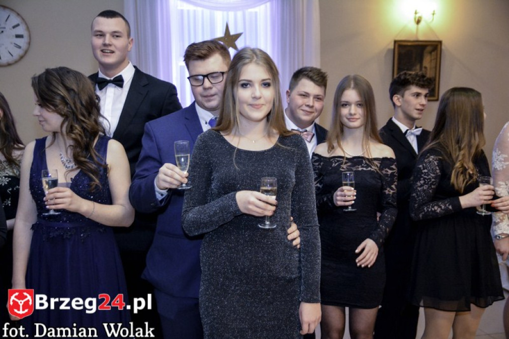 Studniówki 2017: Bal maturalny Liceum Ogólnokształcącego w Grodkowie [fotorelacja]