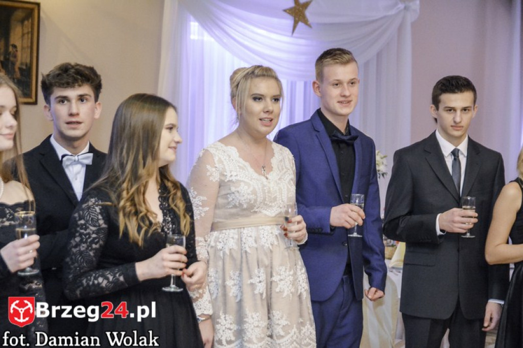 Studniówki 2017: Bal maturalny Liceum Ogólnokształcącego w Grodkowie [fotorelacja]