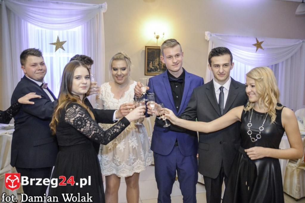Studniówki 2017: Bal maturalny Liceum Ogólnokształcącego w Grodkowie [fotorelacja]