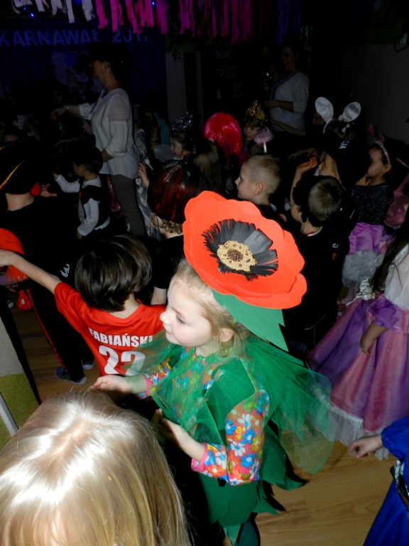 W karnawale wielkie bale. Zabawa w PP11