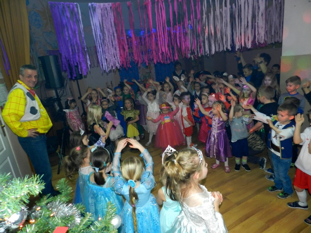 W karnawale wielkie bale. Zabawa w PP11