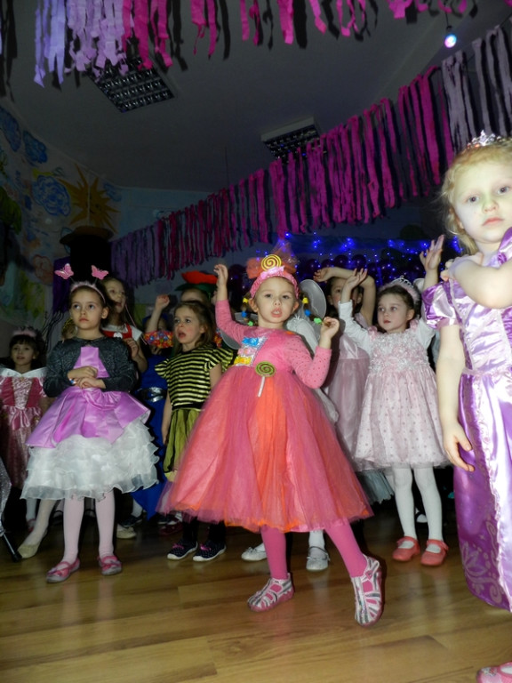 W karnawale wielkie bale. Zabawa w PP11