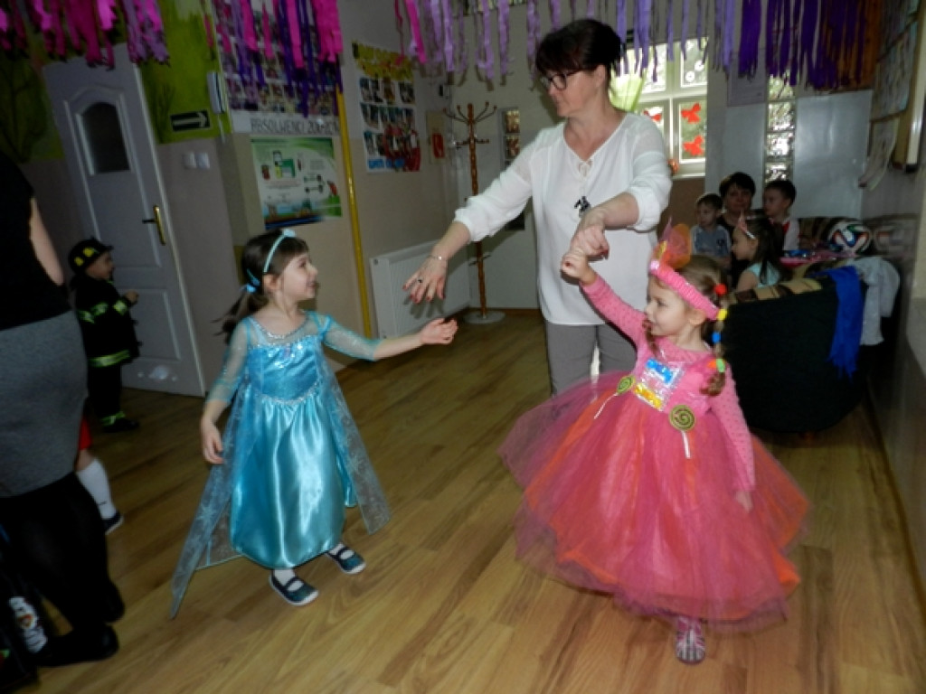 W karnawale wielkie bale. Zabawa w PP11