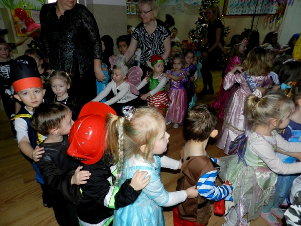 W karnawale wielkie bale. Zabawa w PP11