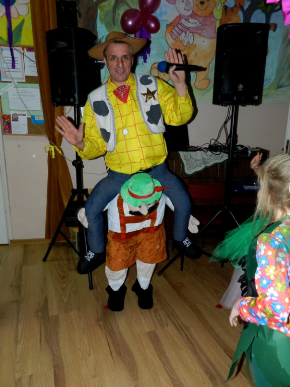 W karnawale wielkie bale. Zabawa w PP11