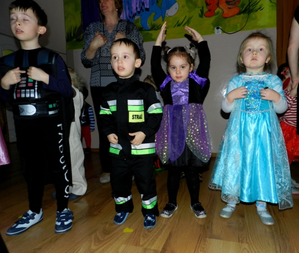 W karnawale wielkie bale. Zabawa w PP11