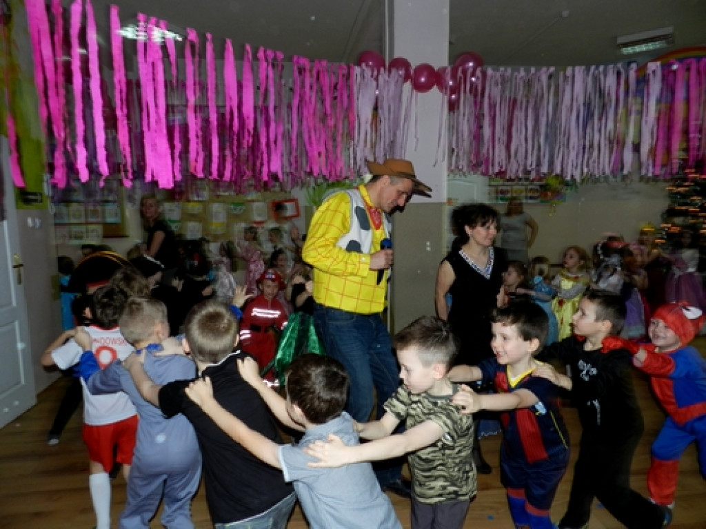 W karnawale wielkie bale. Zabawa w PP11