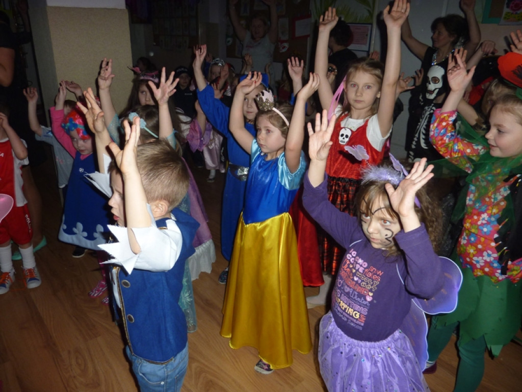 W karnawale wielkie bale. Zabawa w PP11