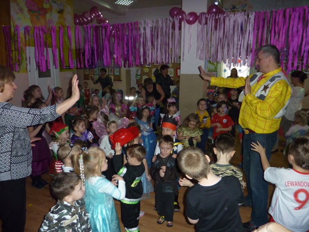 W karnawale wielkie bale. Zabawa w PP11