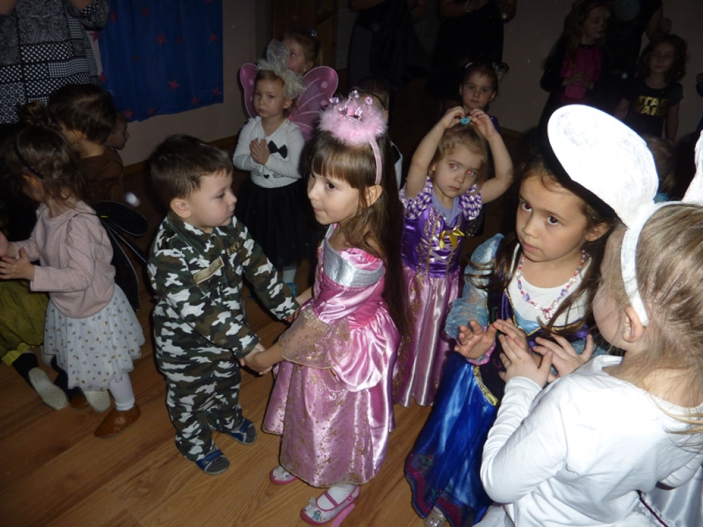 W karnawale wielkie bale. Zabawa w PP11