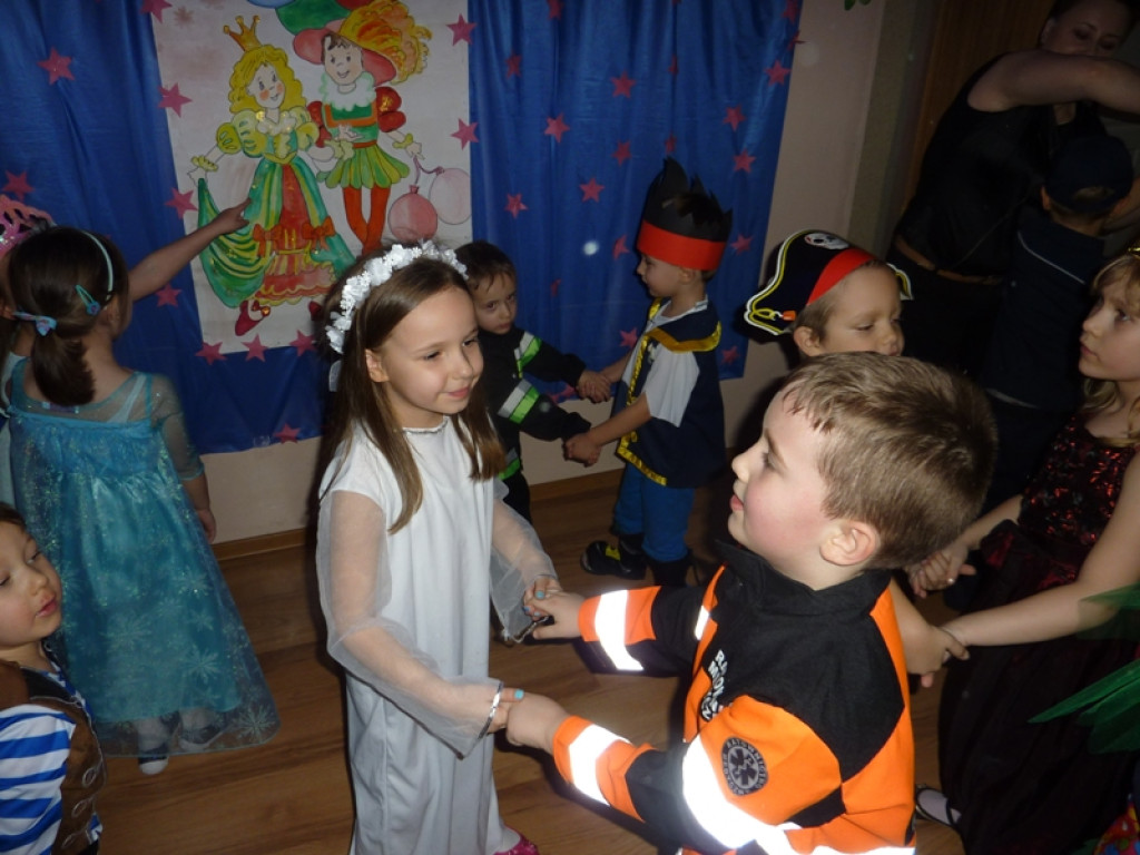 W karnawale wielkie bale. Zabawa w PP11