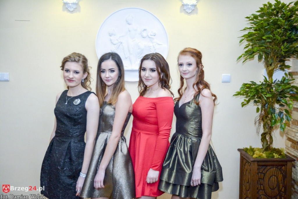 Studniówki 2017: Bal maturalny Zespołu Szkół Zawodowych nr 1 w Brzegu [fotogaleria]