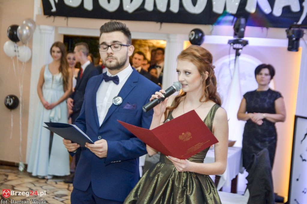 Studniówki 2017: Bal maturalny Zespołu Szkół Zawodowych nr 1 w Brzegu [fotogaleria]