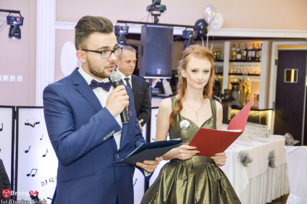 Studniówki 2017: Bal maturalny Zespołu Szkół Zawodowych nr 1 w Brzegu [fotogaleria]