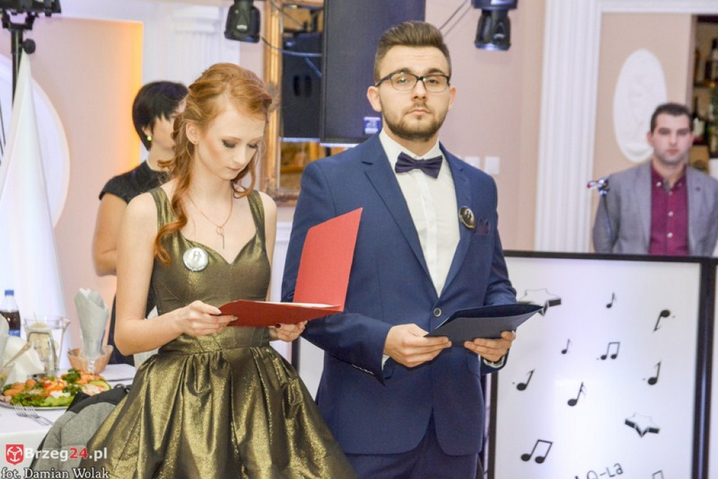 Studniówki 2017: Bal maturalny Zespołu Szkół Zawodowych nr 1 w Brzegu [fotogaleria]