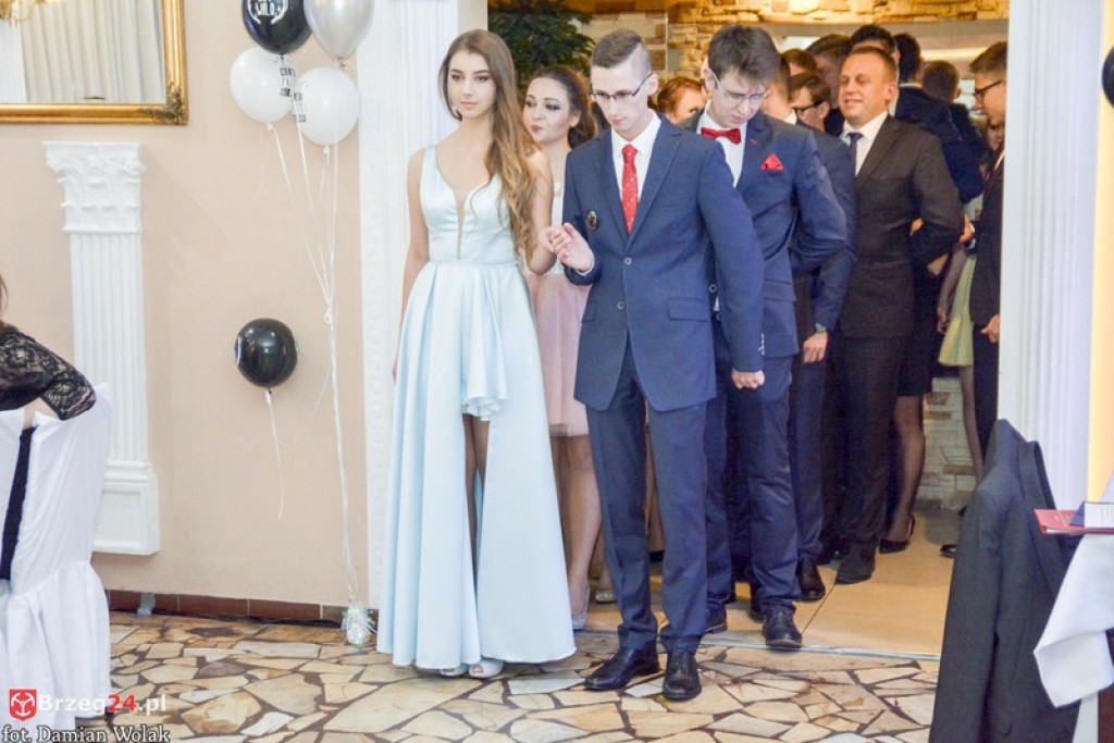 Studniówki 2017: Bal maturalny Zespołu Szkół Zawodowych nr 1 w Brzegu [fotogaleria]