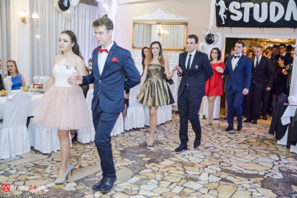 Studniówki 2017: Bal maturalny Zespołu Szkół Zawodowych nr 1 w Brzegu [fotogaleria]