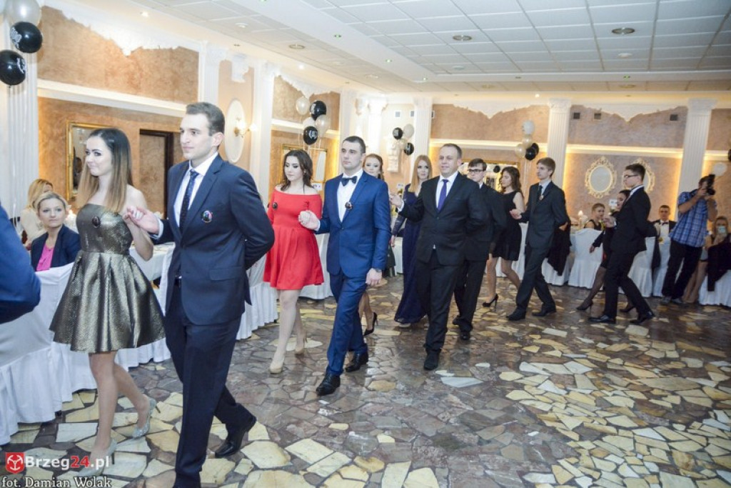 Studniówki 2017: Bal maturalny Zespołu Szkół Zawodowych nr 1 w Brzegu [fotogaleria]