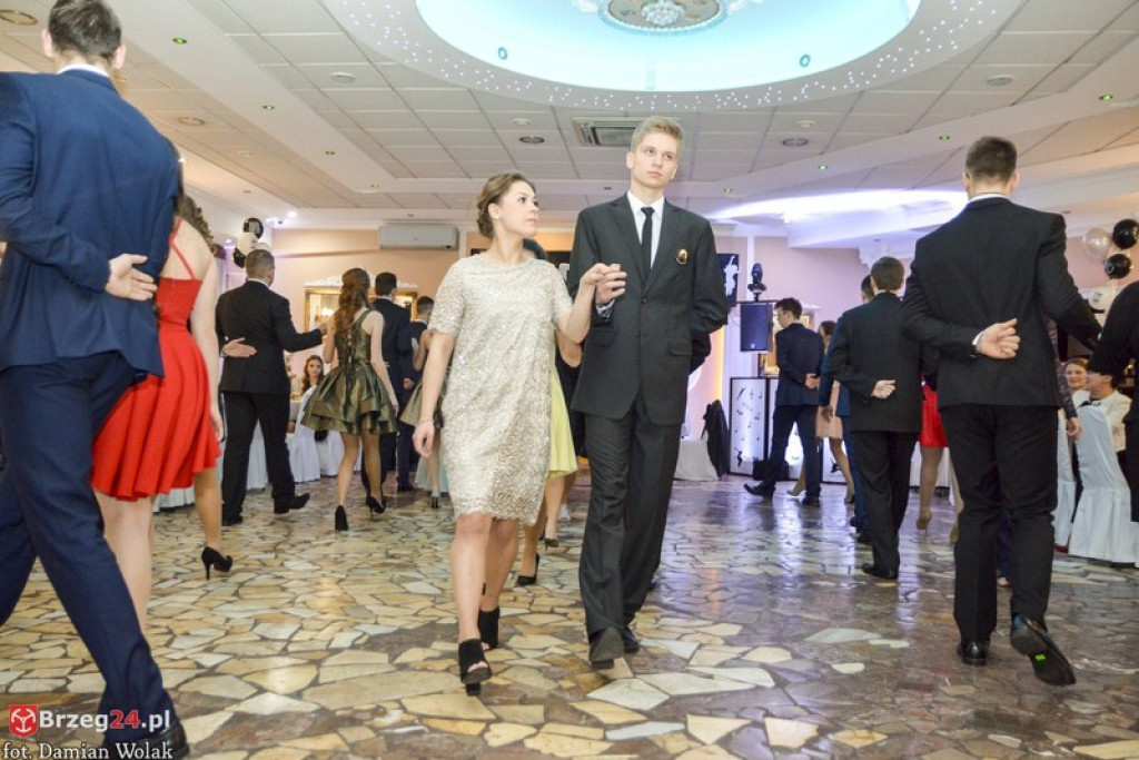 Studniówki 2017: Bal maturalny Zespołu Szkół Zawodowych nr 1 w Brzegu [fotogaleria]