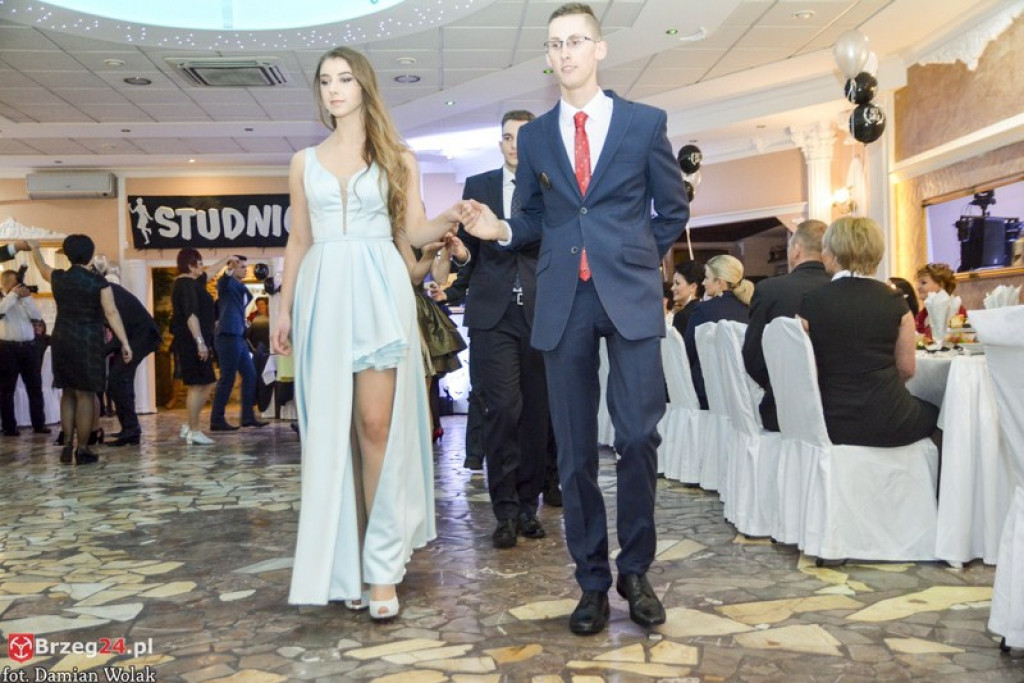 Studniówki 2017: Bal maturalny Zespołu Szkół Zawodowych nr 1 w Brzegu [fotogaleria]