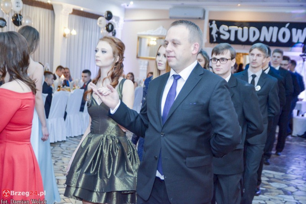 Studniówki 2017: Bal maturalny Zespołu Szkół Zawodowych nr 1 w Brzegu [fotogaleria]