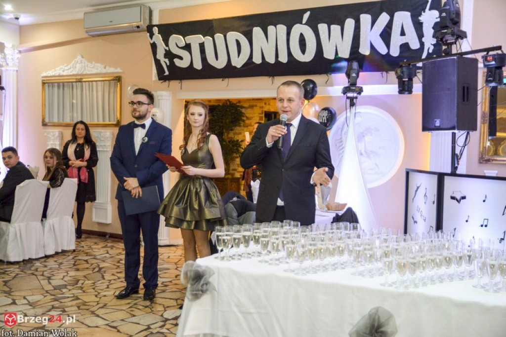 Studniówki 2017: Bal maturalny Zespołu Szkół Zawodowych nr 1 w Brzegu [fotogaleria]