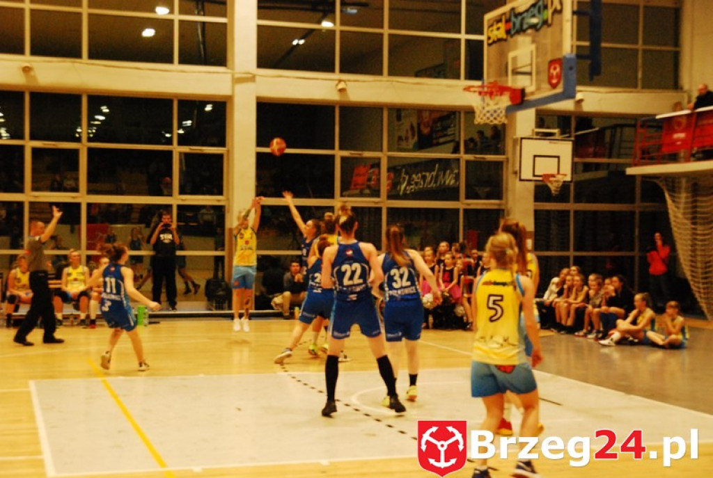 KSK Stal Brzeg bardzo pewnie wygrywa z MKS Polkowice [fotorelacja]