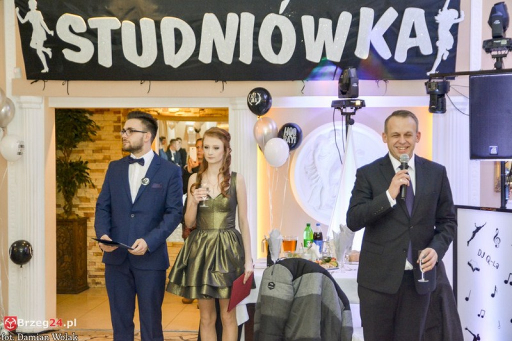 Studniówki 2017: Bal maturalny Zespołu Szkół Zawodowych nr 1 w Brzegu [fotogaleria]