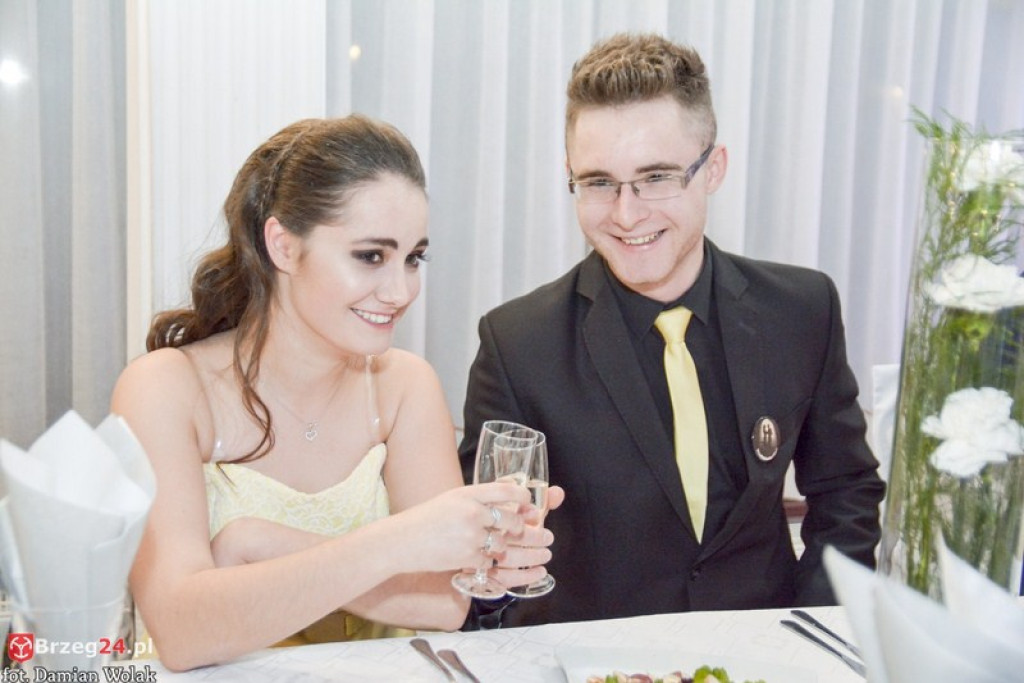 Studniówki 2017: Bal maturalny Zespołu Szkół Zawodowych nr 1 w Brzegu [fotogaleria]