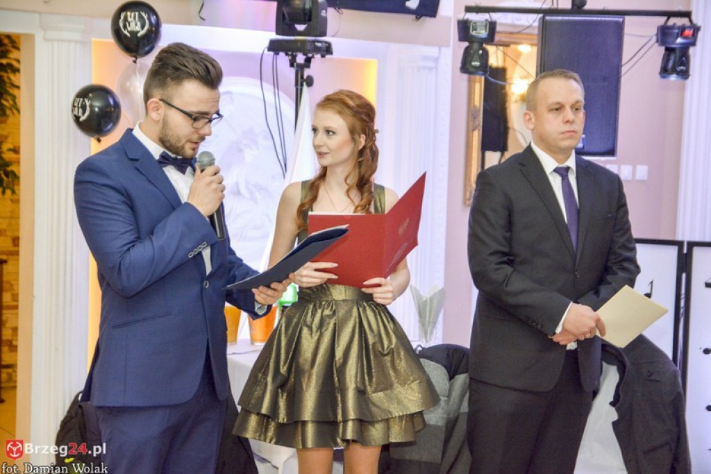 Studniówki 2017: Bal maturalny Zespołu Szkół Zawodowych nr 1 w Brzegu [fotogaleria]