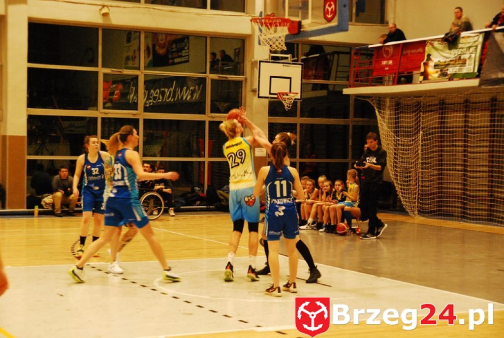 KSK Stal Brzeg bardzo pewnie wygrywa z MKS Polkowice [fotorelacja]