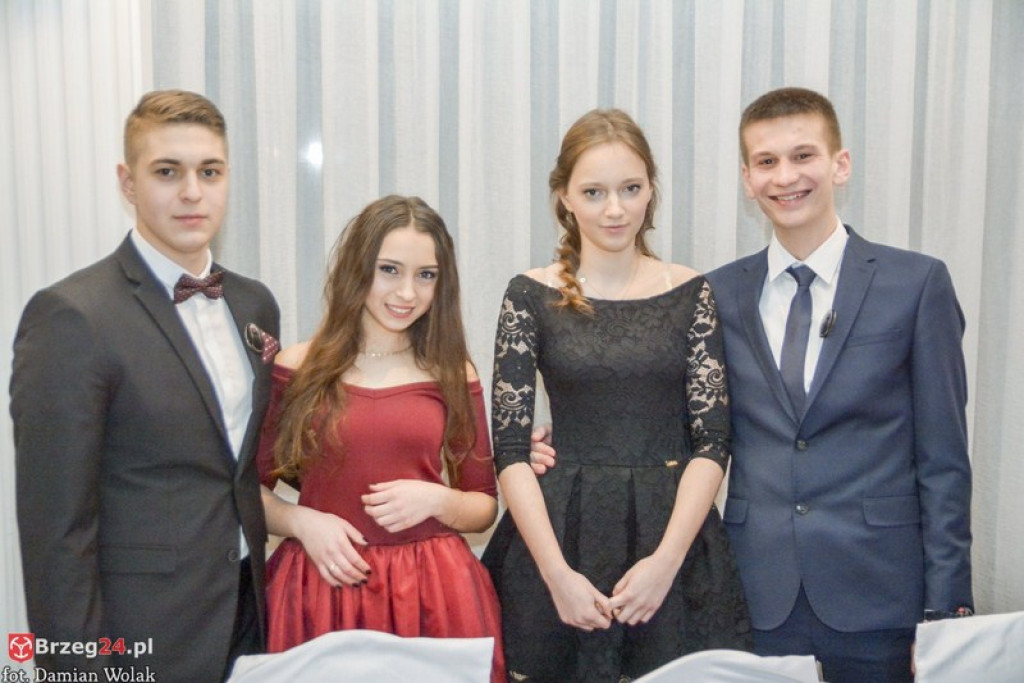 Studniówki 2017: Bal maturalny Zespołu Szkół Zawodowych nr 1 w Brzegu [fotogaleria]