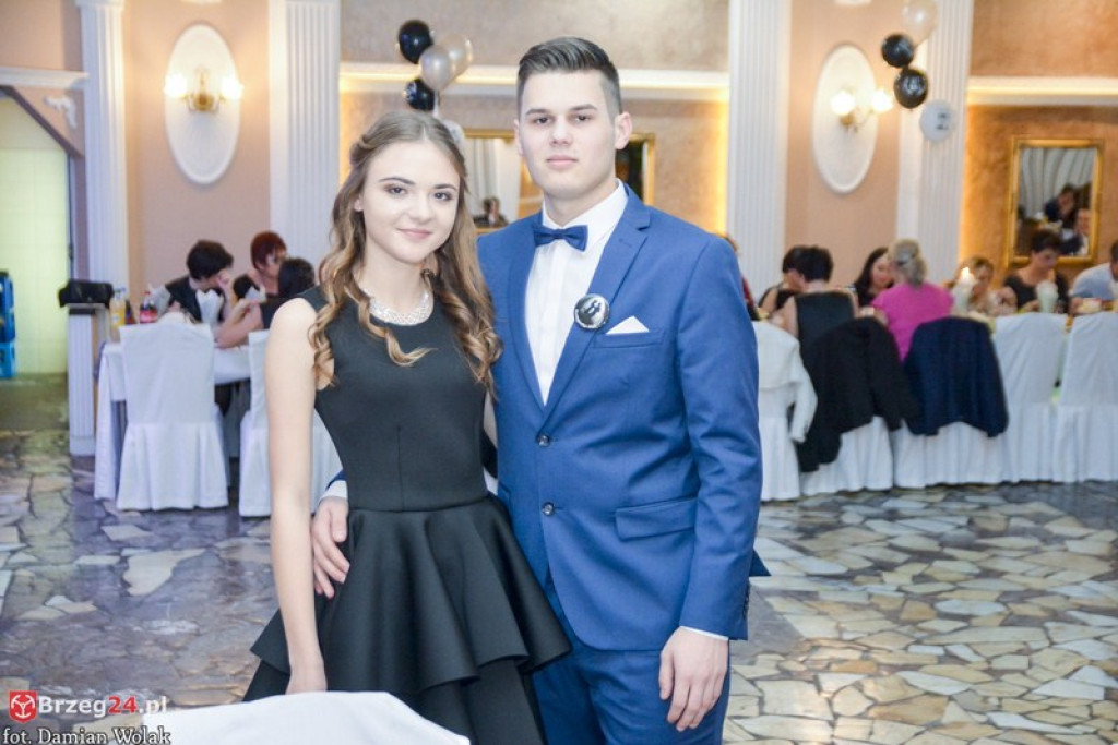 Studniówki 2017: Bal maturalny Zespołu Szkół Zawodowych nr 1 w Brzegu [fotogaleria]