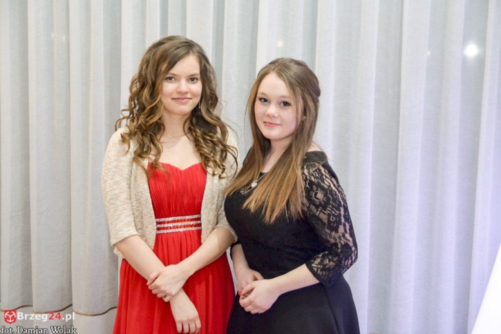 Studniówki 2017: Bal maturalny Zespołu Szkół Zawodowych nr 1 w Brzegu [fotogaleria]