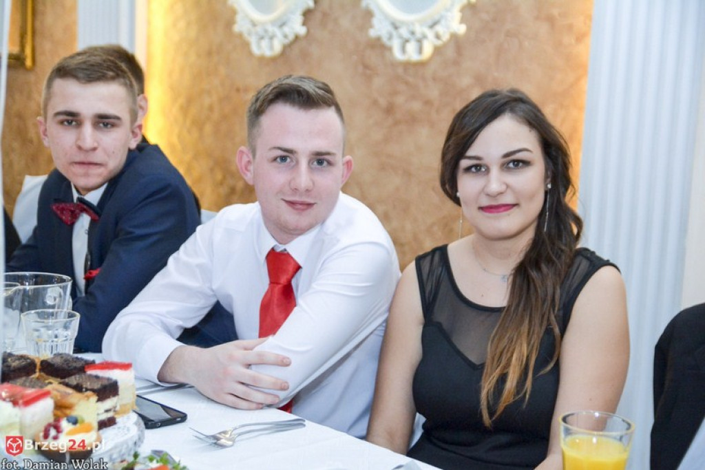 Studniówki 2017: Bal maturalny Zespołu Szkół Zawodowych nr 1 w Brzegu [fotogaleria]