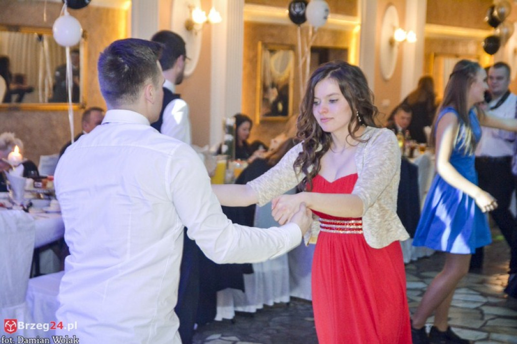 Studniówki 2017: Bal maturalny Zespołu Szkół Zawodowych nr 1 w Brzegu [fotogaleria]