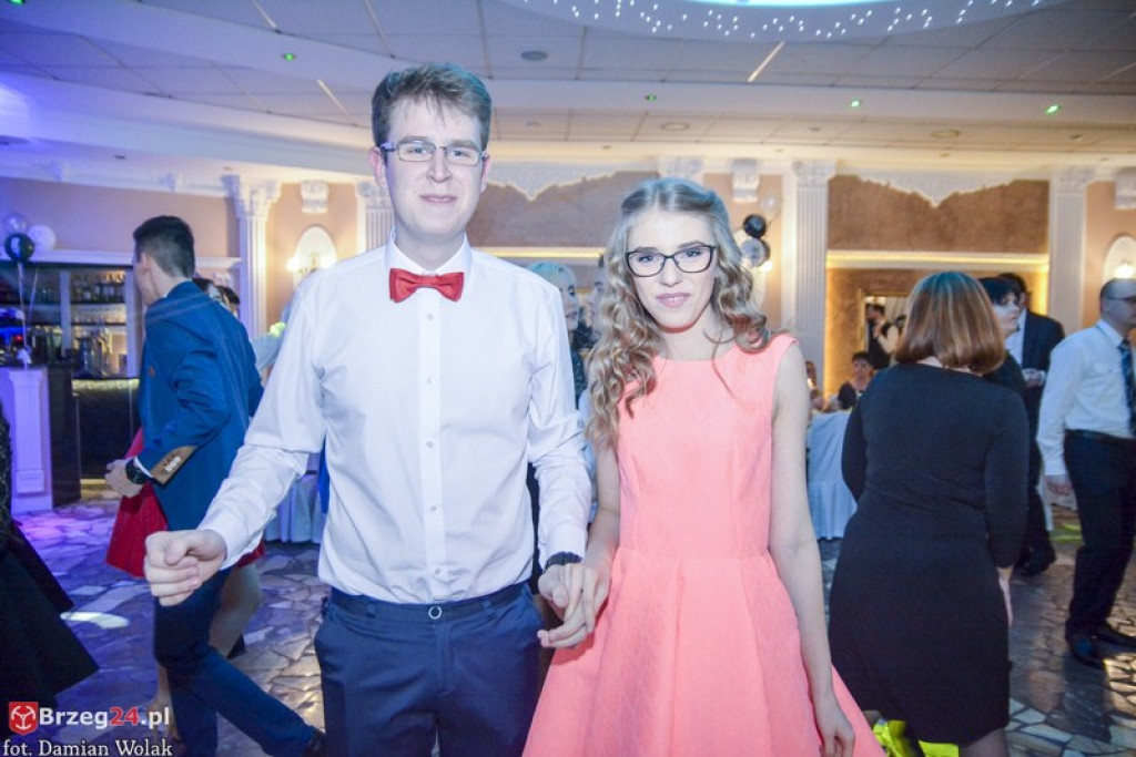 Studniówki 2017: Bal maturalny Zespołu Szkół Zawodowych nr 1 w Brzegu [fotogaleria]